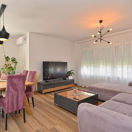 Ferienhaus Fuer 4 Personen Ca 74 Qm In Medulin, Istrien Suedkueste Von Istrien Exterior photo